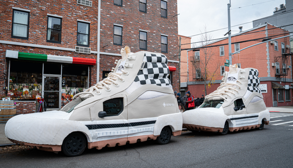 Vans’ın Dev Ayakkabıları New York Sokaklarında